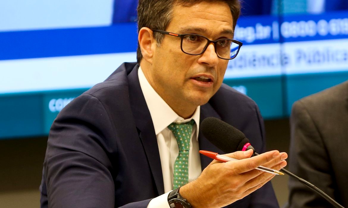 Não é verdade que bancos perdem dinheiro com Pix, diz presidente do BC